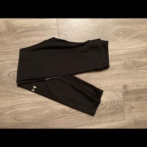 Black UA leggings
